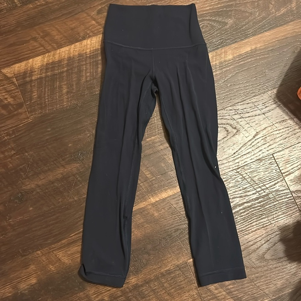 Navy Lululemon cropped pants women’s size 0